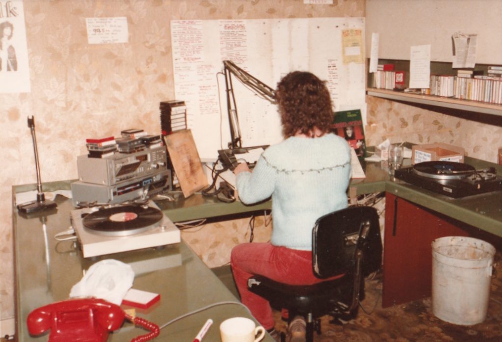 Sunday evening on Dublin country music station Treble TR